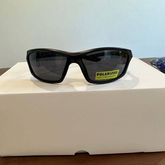 Razor Style Sporty Sunglasses, Plastic Frames, Polarized Lenses, UVA-UVB Protect - Picture 2 of 7